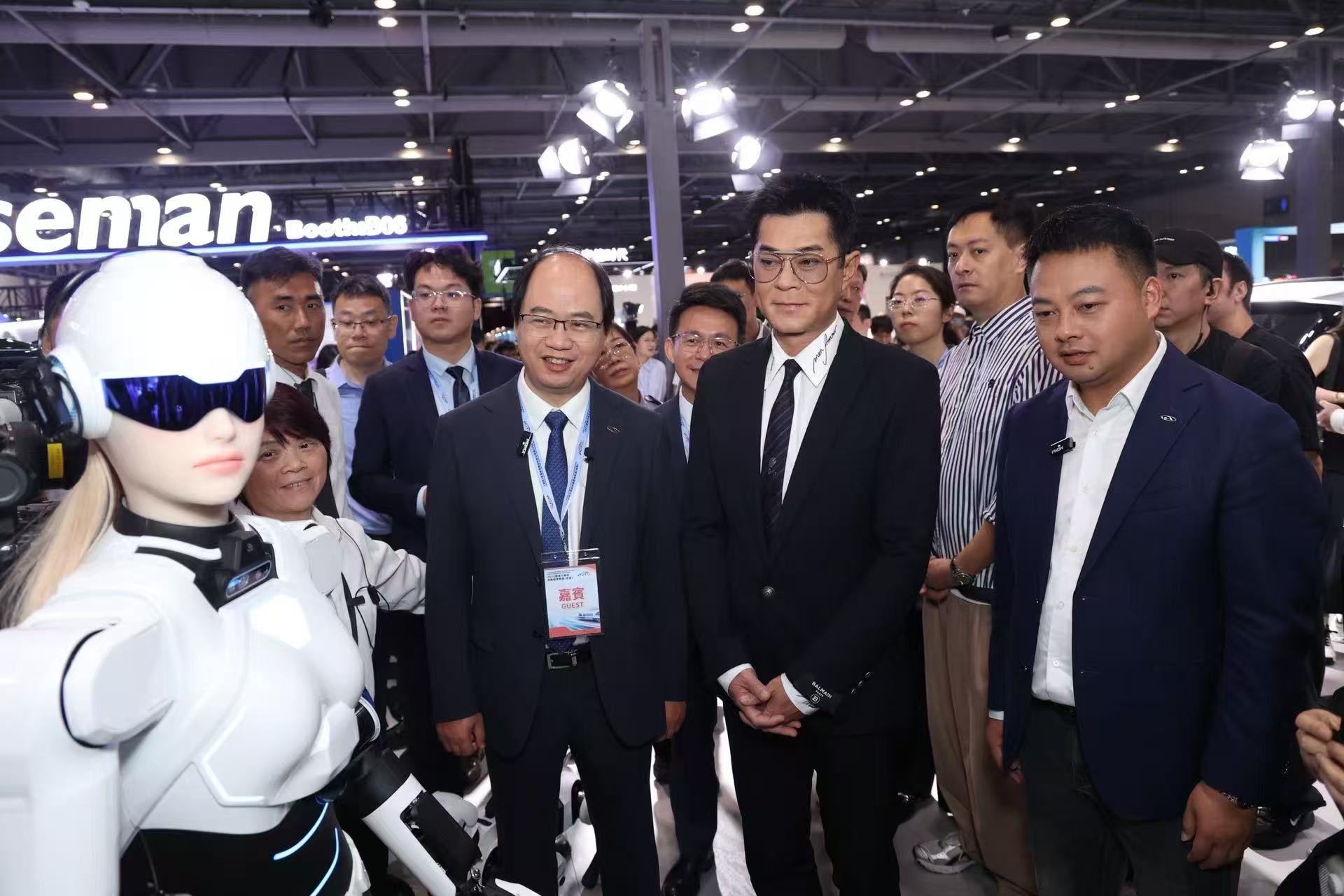 C:\Users\User\Desktop\確認(rèn)信息\【新聞稿】奇瑞汽車全品牌矩陣重磅亮相香港車博會(huì)，開啟全球化新能源新征程\配圖\4.jpg